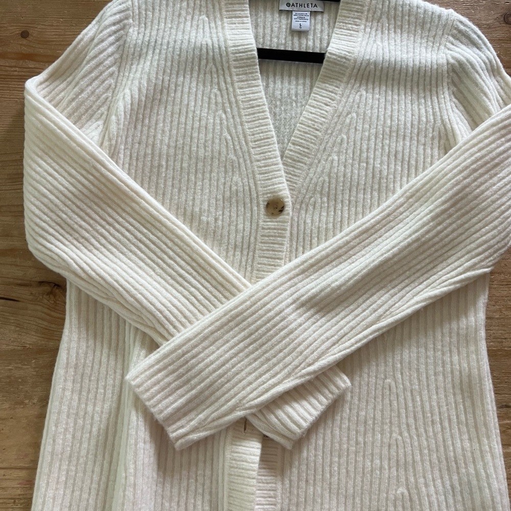 Athleta Ivory Ribbed V-Neck Button Front Cardigan